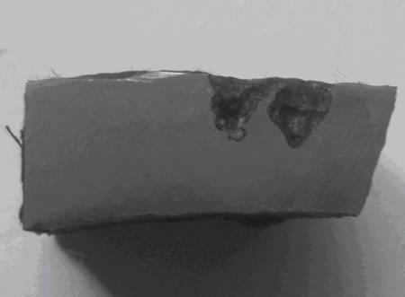  Наружные коррозионные язвы, идущие от внешней поверхности трубы на глубину почти 50% от номинальной толщины стенки 
